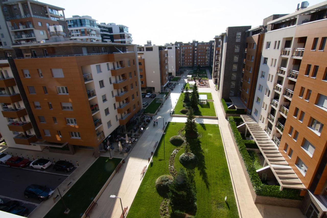 A Blok New Modern - Free Garage Parking, Comfortable, Quiet With A Park View ベオグラード エクステリア 写真